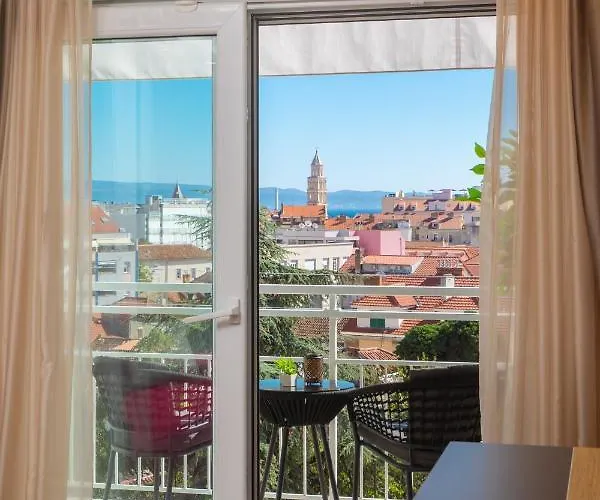 V Luxury Apartamento *