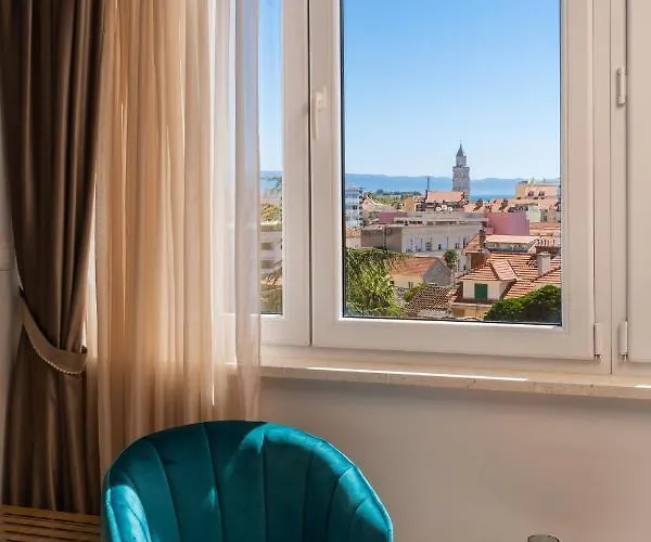 V Luxury * 斯普利特