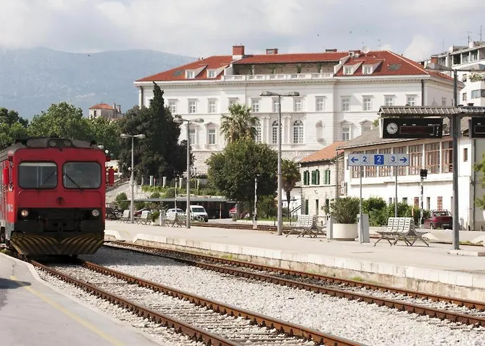 V Luxury * 斯普利特